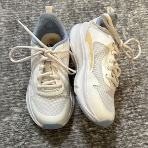 White and Blue Athletic Sneakers like new size 13